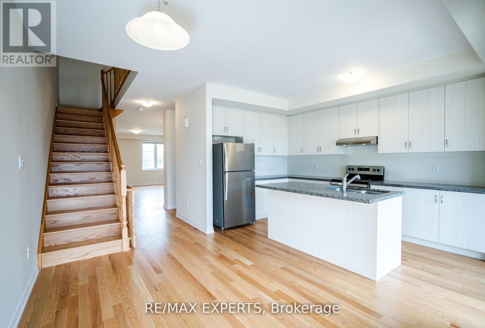 1455 National Common Crescent, Burlington, Ontario  L7P 0V7 - Photo 6 - W12635388