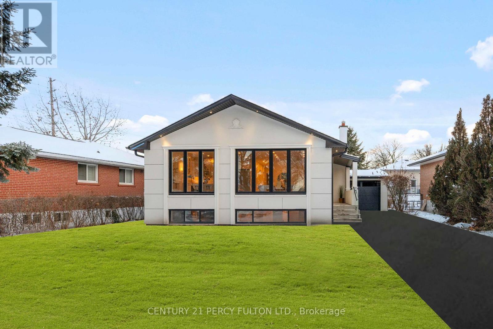 3 LEARMONT DRIVE, Toronto, Ontario