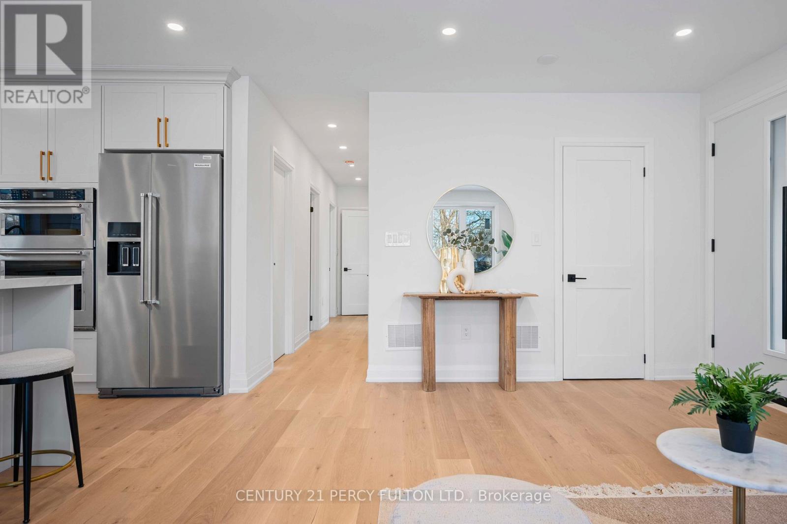 3 Learmont Drive, Toronto, Ontario  M9R 2E3 - Photo 11 - W12635418