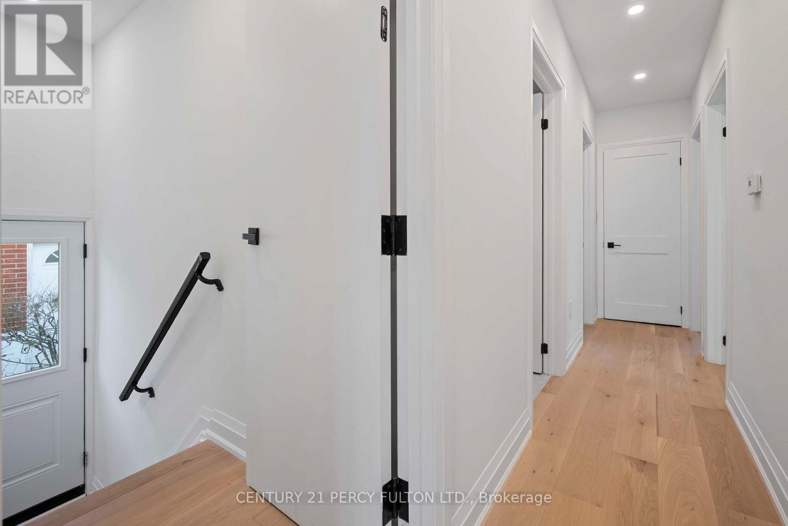 3 Learmont Drive, Toronto, Ontario  M9R 2E3 - Photo 21 - W12635418