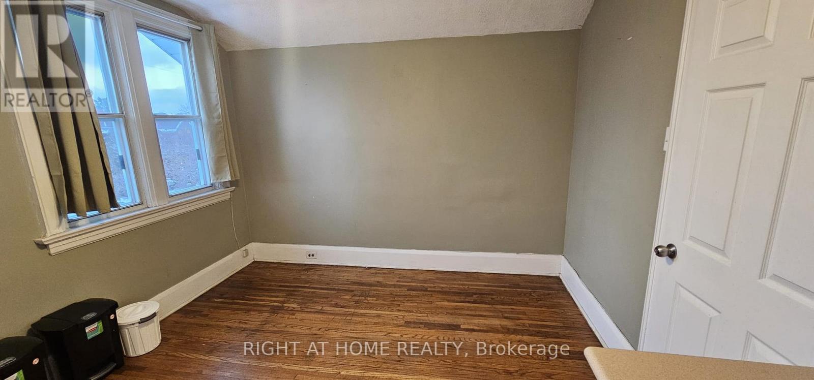 72 Eleventh Street, Toronto, Ontario M8V 3G5 - Photo 4 - W12635420