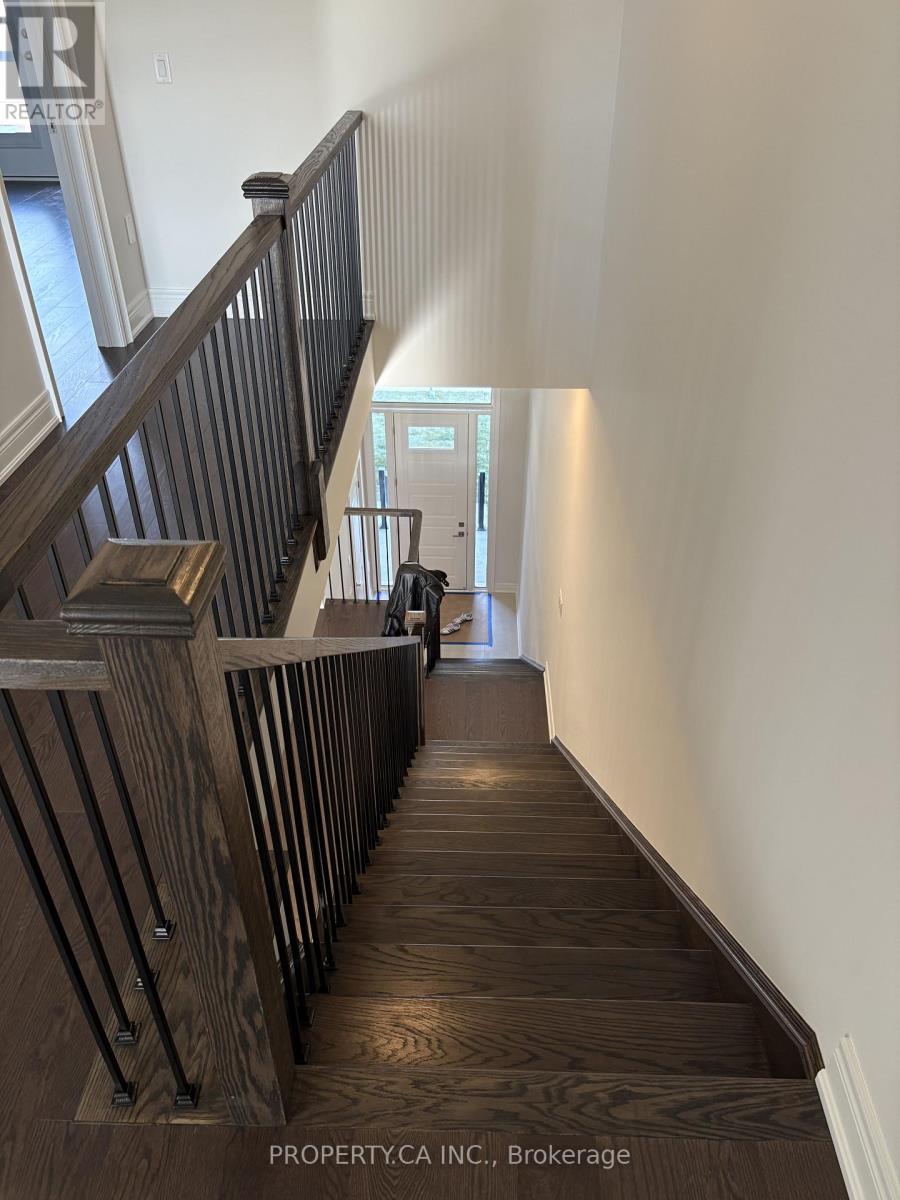 132 Falby Road, Brampton, Ontario  L6P 4L9 - Photo 5 - W12635422