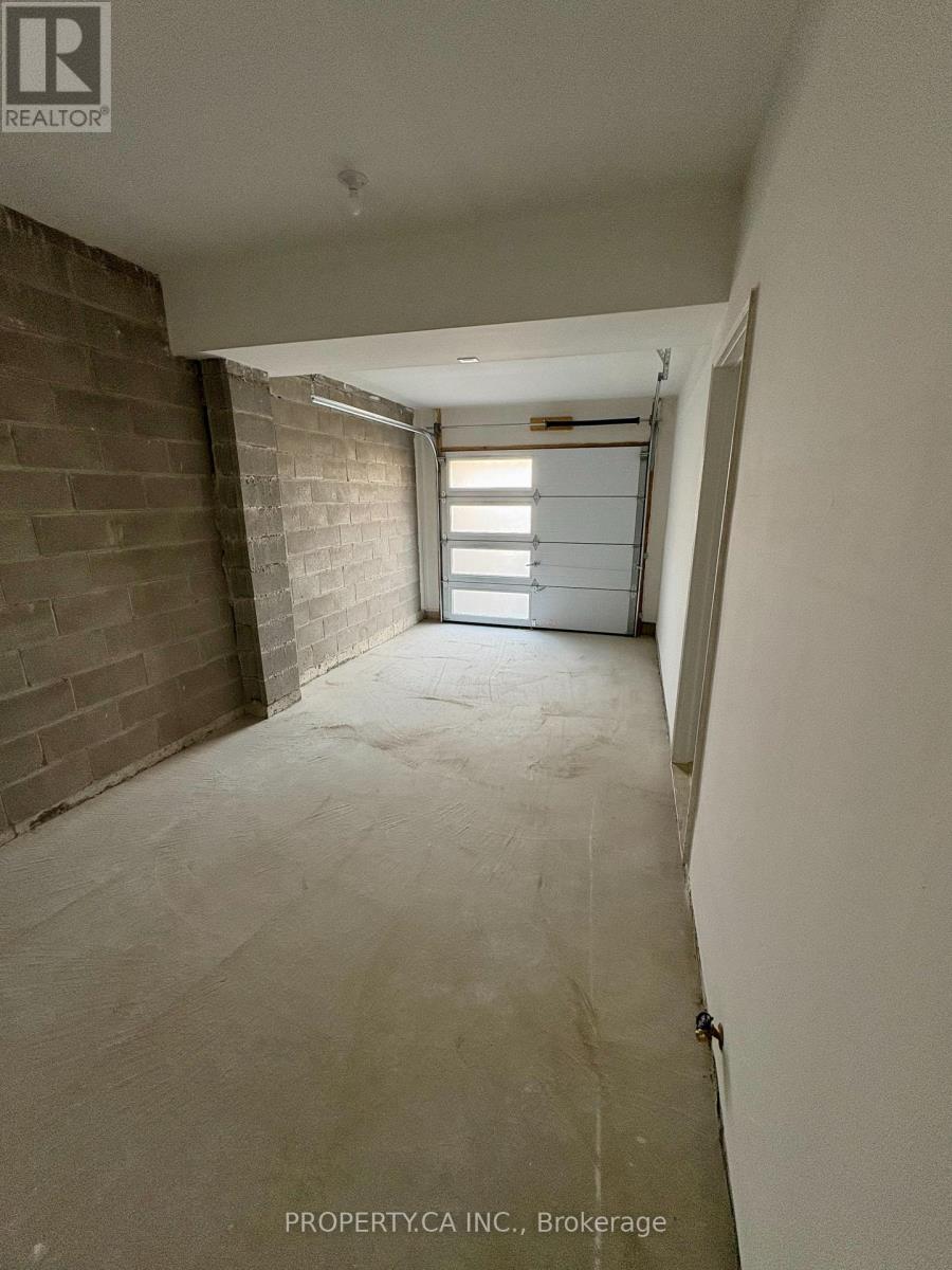 132 Falby Road, Brampton, Ontario  L6P 4L9 - Photo 7 - W12635422