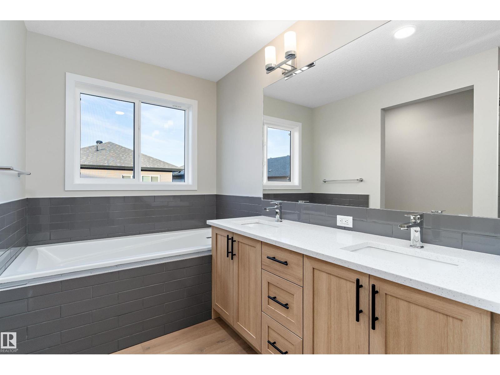 6320 King Wd Sw, Edmonton, Alberta  T6W 1A8 - Photo 3 - E4466570