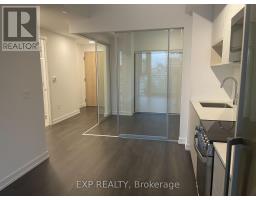 521 - 799 THE QUEENSWAY, Toronto, Ontario