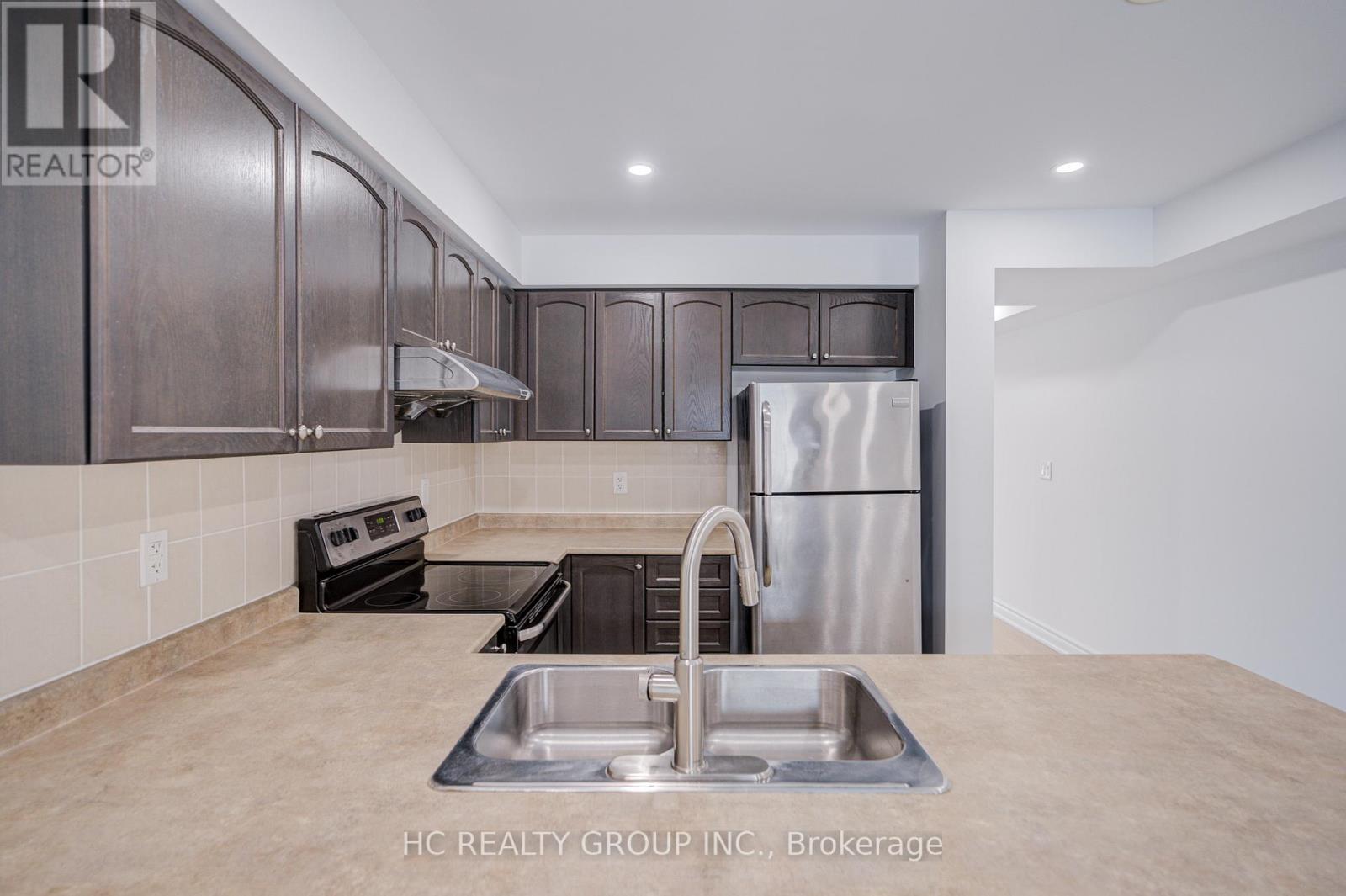 5259 Major Mackenzie Drive E, Markham, Ontario L6C 0N3 - Photo 10 - N12632572