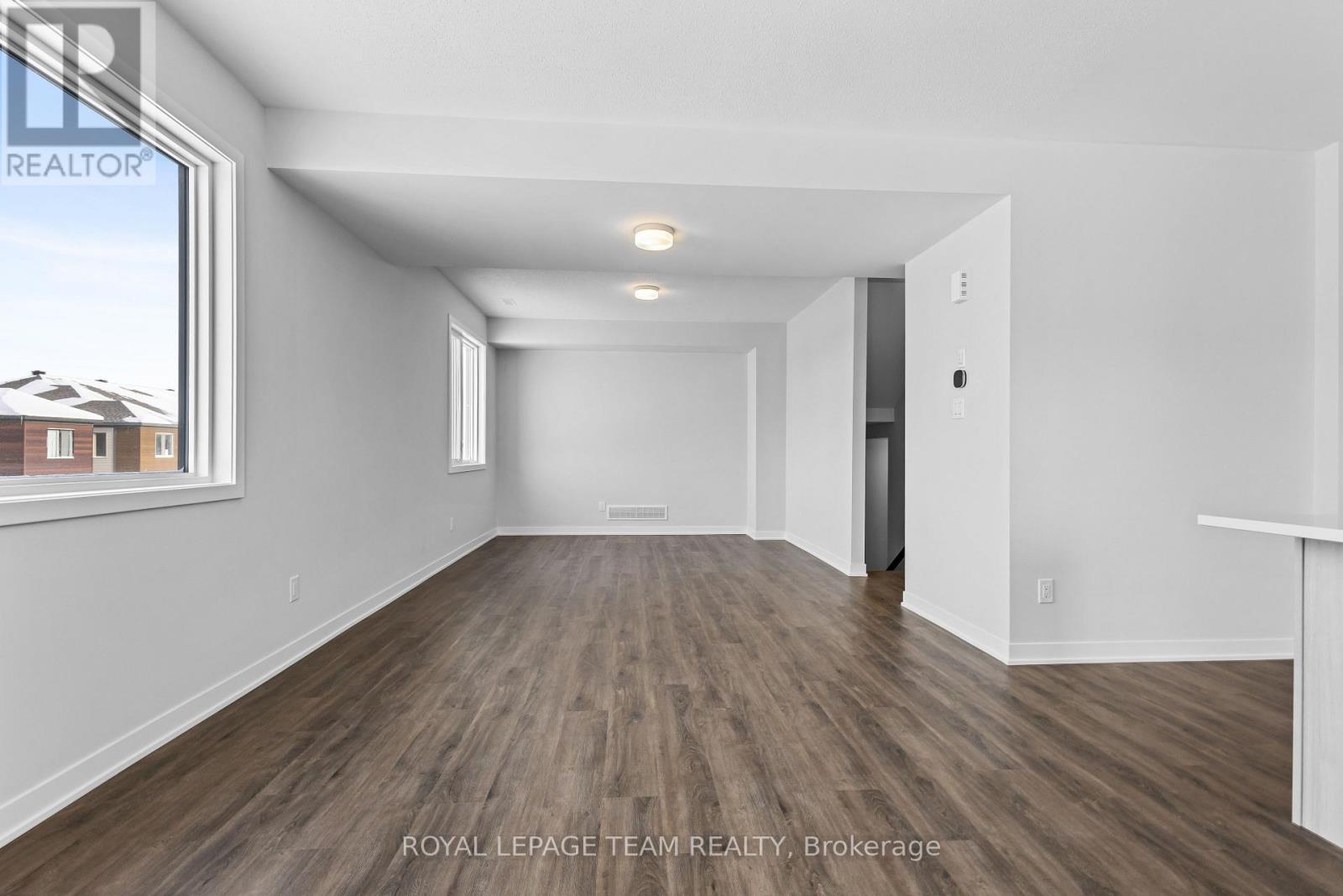 419 Mortar Terrace, Ottawa, Ontario  K2W 0N8 - Photo 11 - X12635470