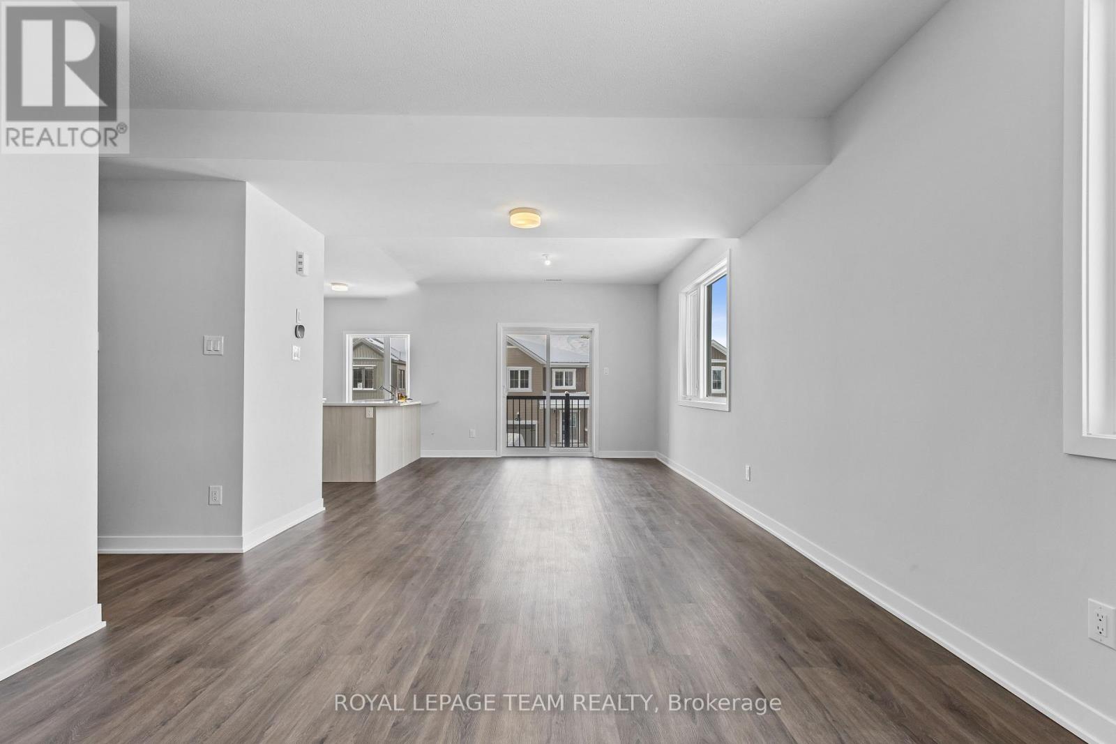 419 Mortar Terrace, Ottawa, Ontario  K2W 0N8 - Photo 12 - X12635470