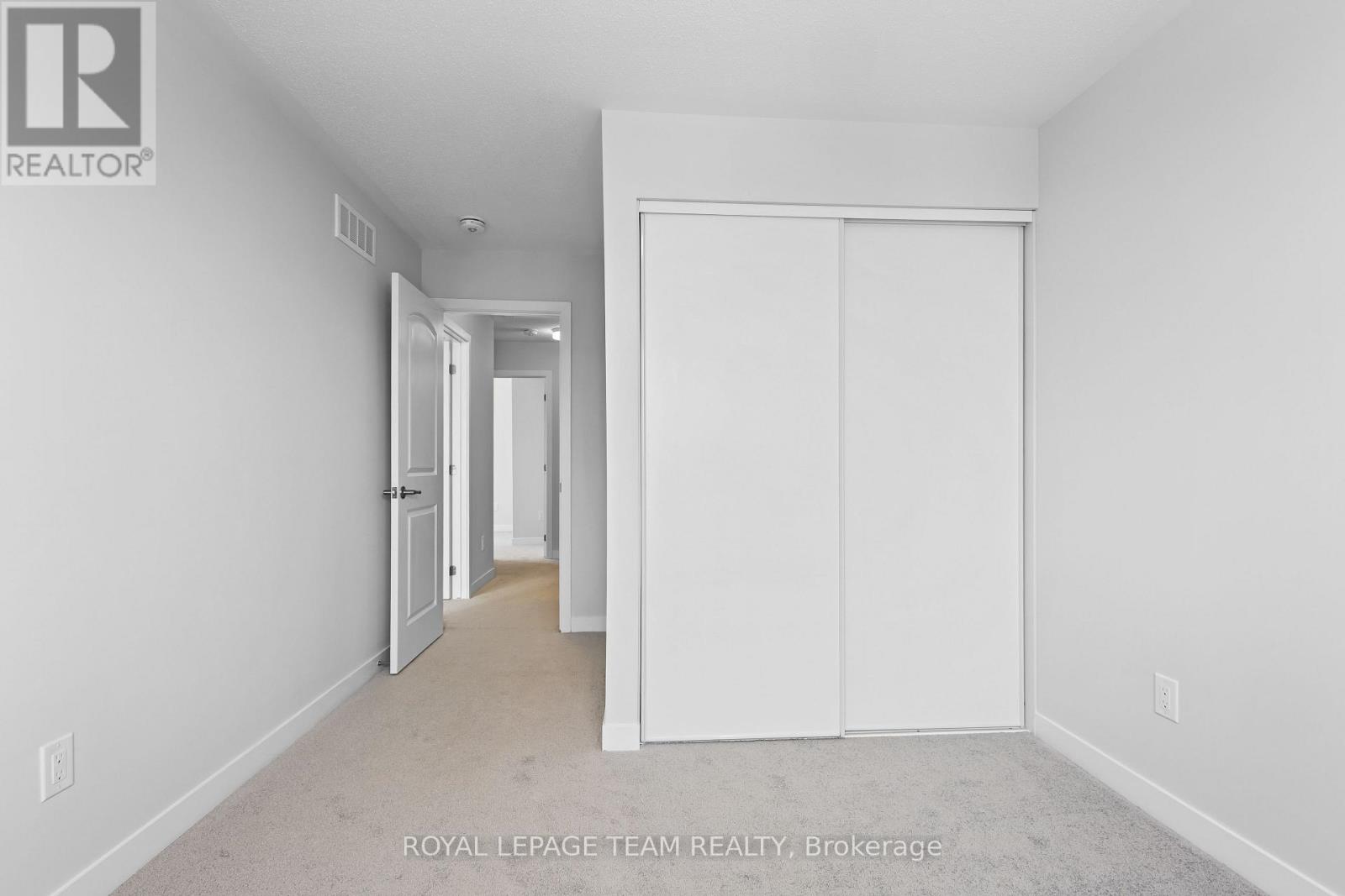 419 Mortar Terrace, Ottawa, Ontario  K2W 0N8 - Photo 16 - X12635470