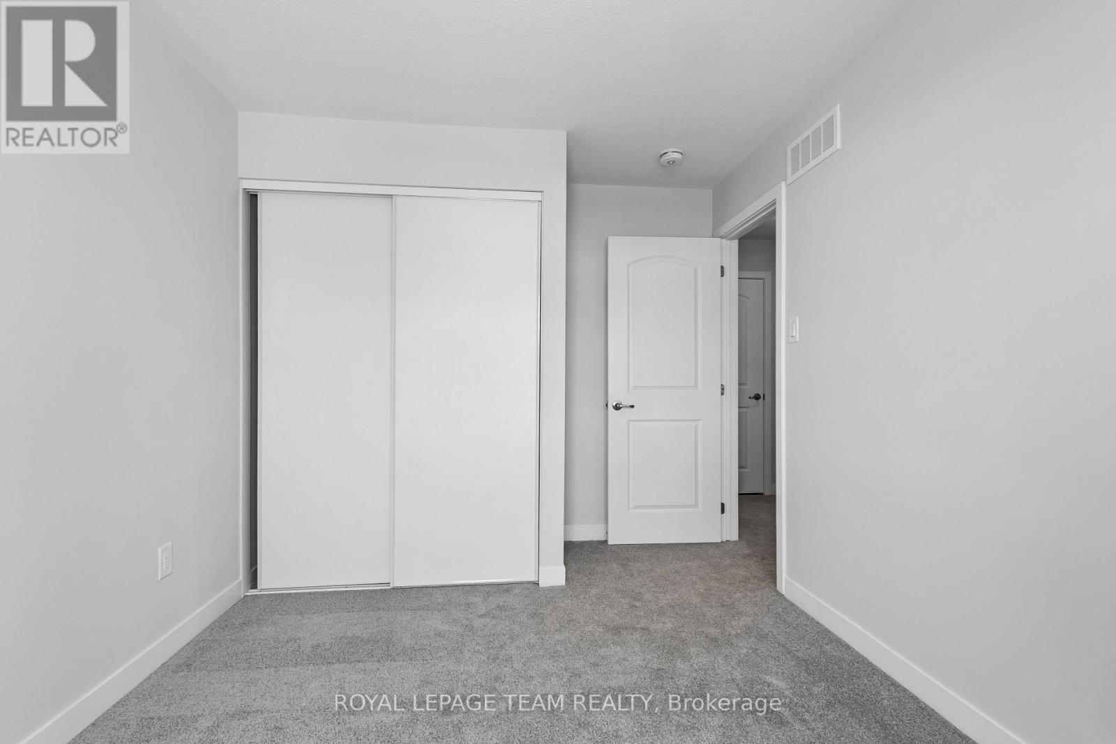 419 Mortar Terrace, Ottawa, Ontario  K2W 0N8 - Photo 21 - X12635470