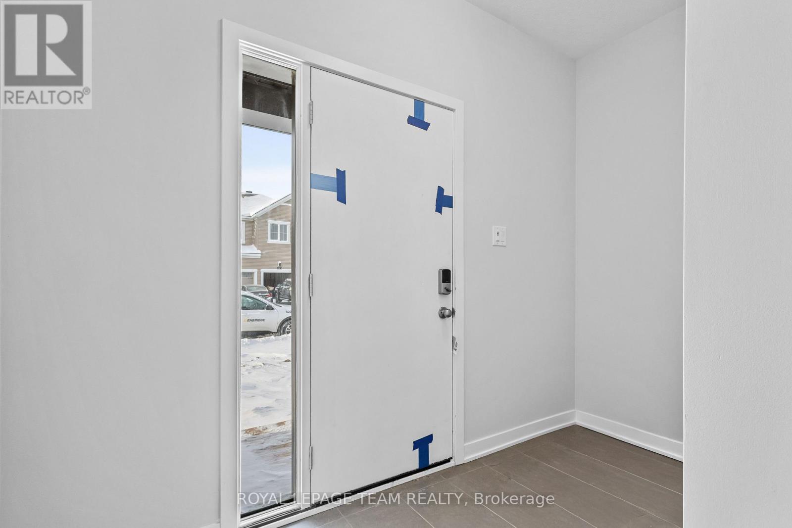 419 Mortar Terrace, Ottawa, Ontario  K2W 0N8 - Photo 3 - X12635470