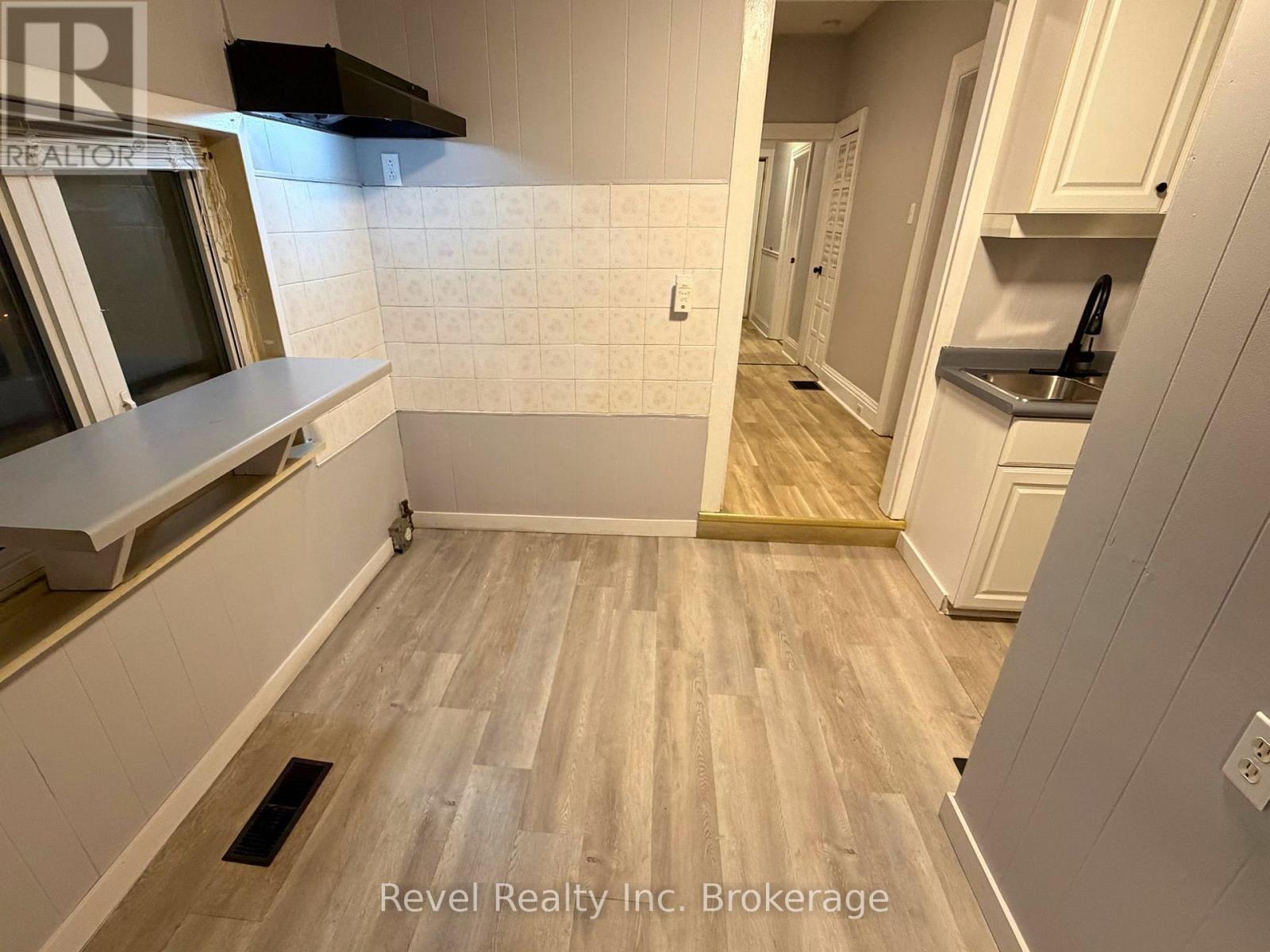 143 Mill Street, Woodstock, Ontario  N4S 2W2 - Photo 10 - X12635458