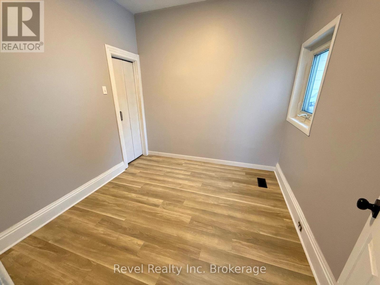 143 Mill Street, Woodstock, Ontario  N4S 2W2 - Photo 5 - X12635458