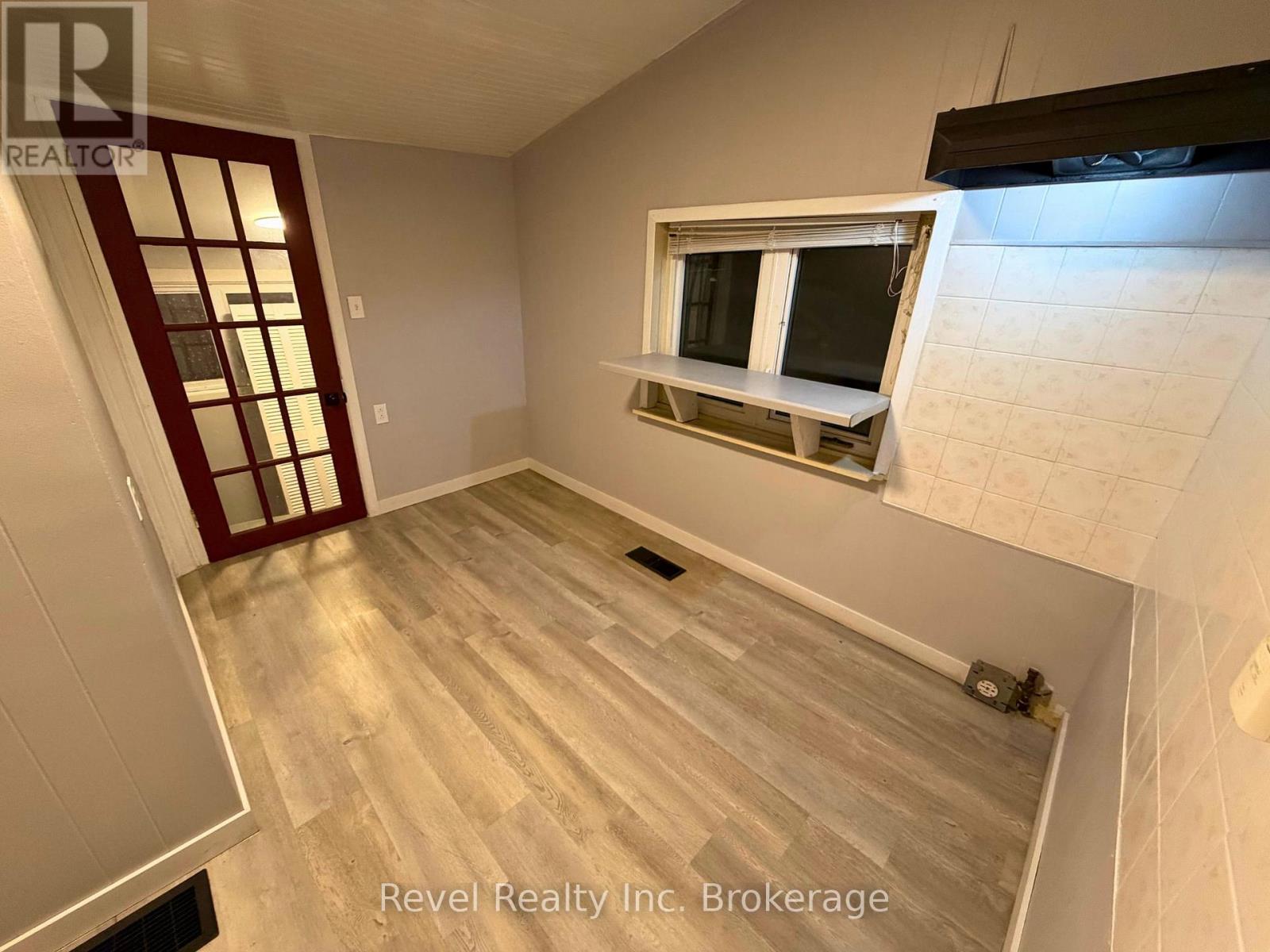 143 Mill Street, Woodstock, Ontario  N4S 2W2 - Photo 9 - X12635458