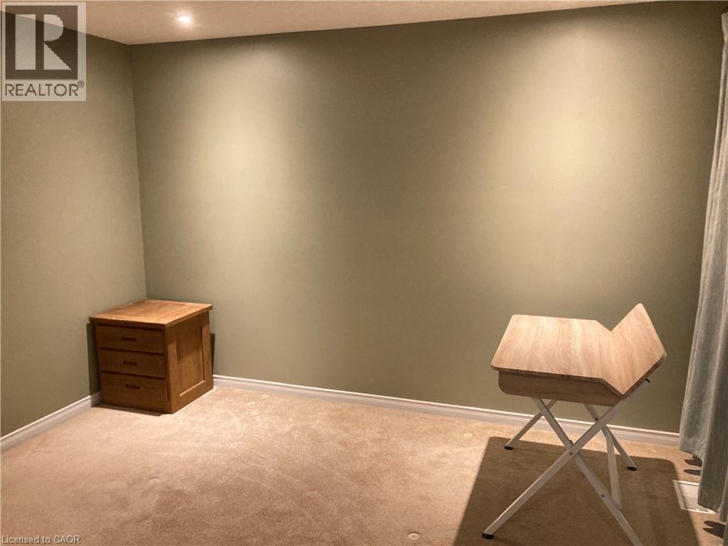 421 White Birch Avenue, Waterloo, Ontario  N2V 2T3 - Photo 28 - 40794086