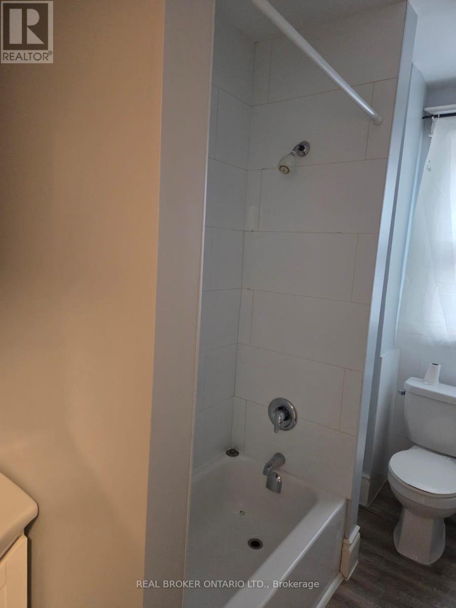 5 - 985 Main Street E, Hamilton, Ontario  L8M 1N3 - Photo 11 - X12635446