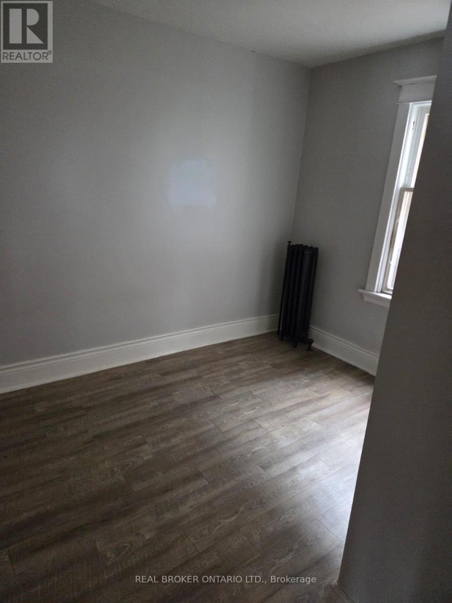 5 - 985 Main Street E, Hamilton, Ontario  L8M 1N3 - Photo 8 - X12635446