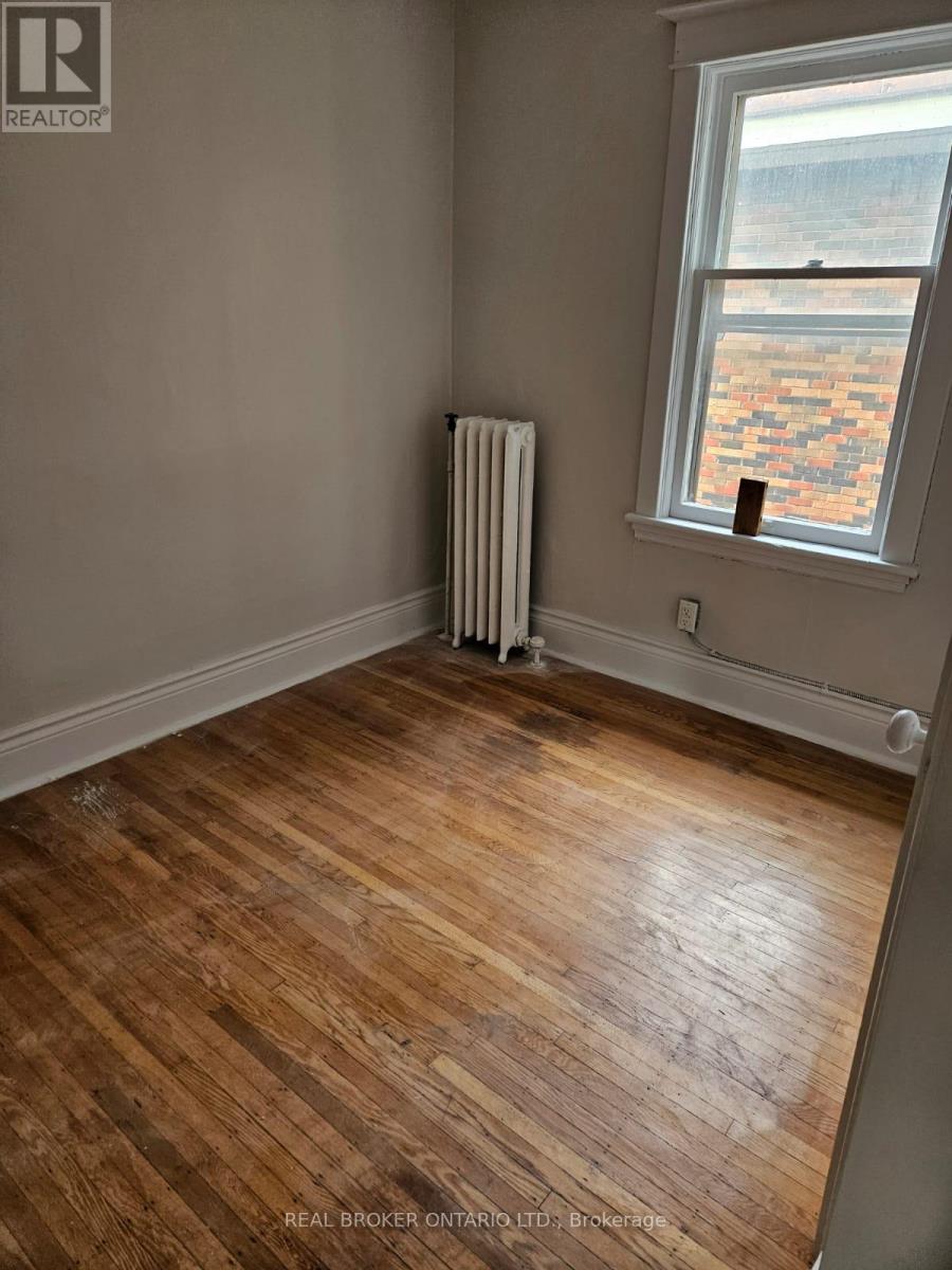 6 - 985 Main Street E, Hamilton, Ontario  L8M 1N3 - Photo 4 - X12635448