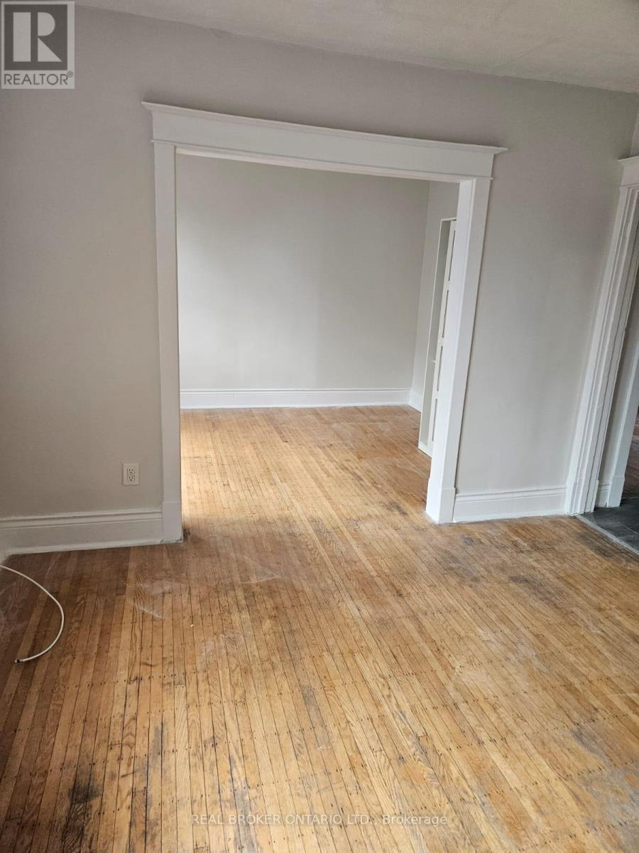 6 - 985 Main Street E, Hamilton, Ontario  L8M 1N3 - Photo 5 - X12635448