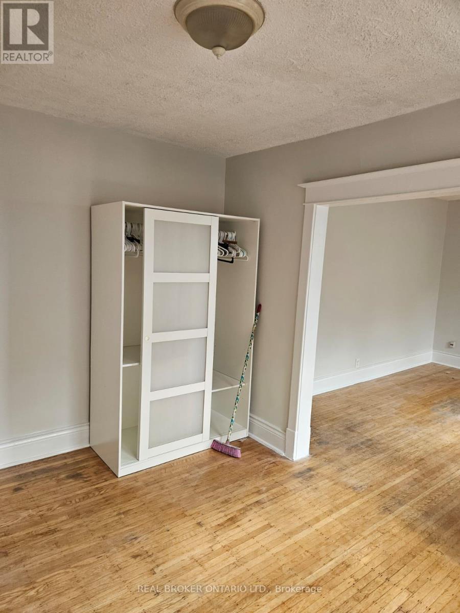 6 - 985 Main Street E, Hamilton, Ontario  L8M 1N3 - Photo 7 - X12635448