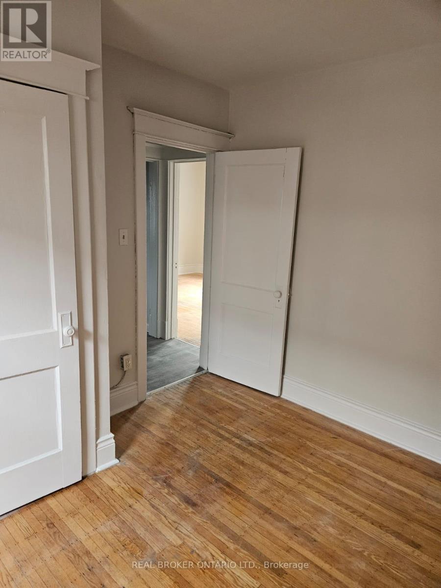 6 - 985 Main Street E, Hamilton, Ontario  L8M 1N3 - Photo 9 - X12635448