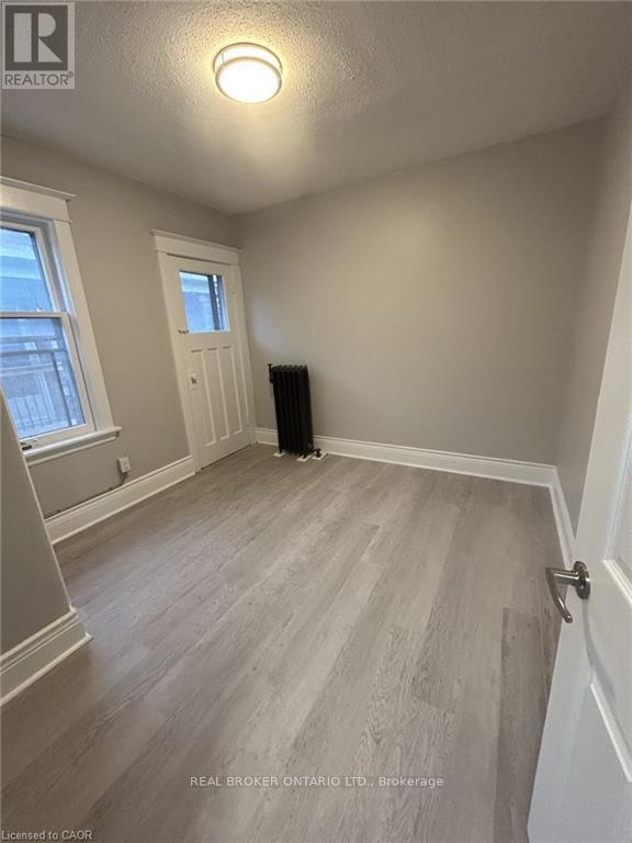 6 - 983 Main Street E, Hamilton, Ontario  L8M 1N3 - Photo 8 - X12635450