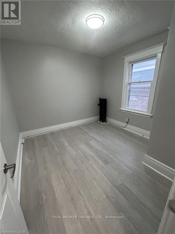 6 - 983 Main Street E, Hamilton, Ontario  L8M 1N3 - Photo 9 - X12635450