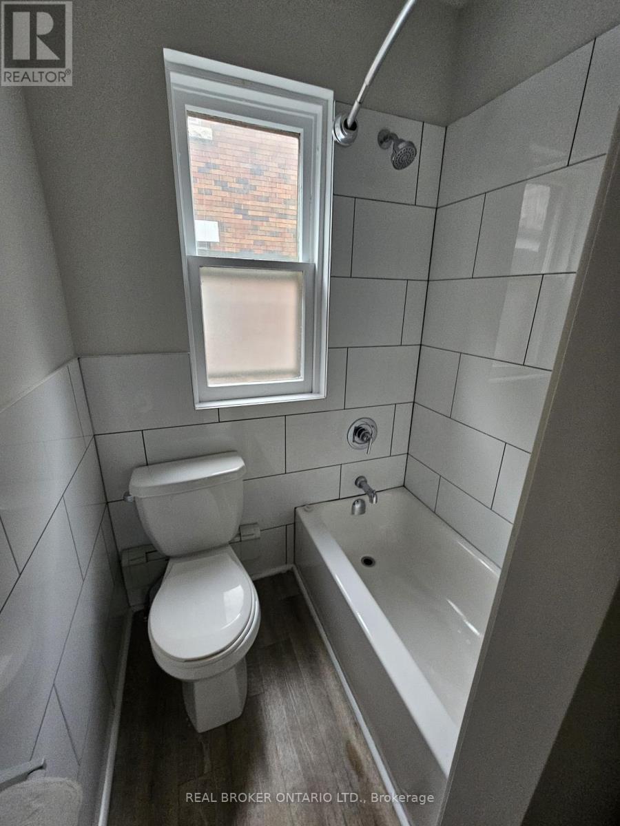 3 - 983 Main Street E, Hamilton, Ontario  L8M 1N3 - Photo 11 - X12635452