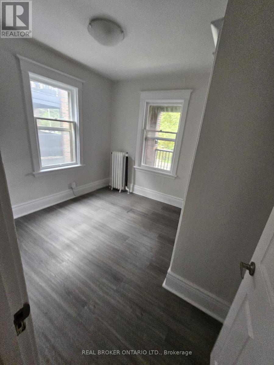 3 - 983 Main Street E, Hamilton, Ontario  L8M 1N3 - Photo 6 - X12635452