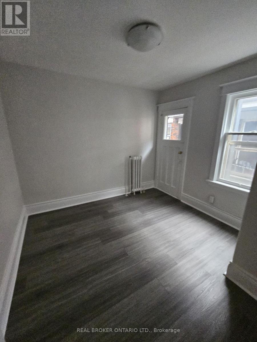 3 - 983 Main Street E, Hamilton, Ontario  L8M 1N3 - Photo 7 - X12635452