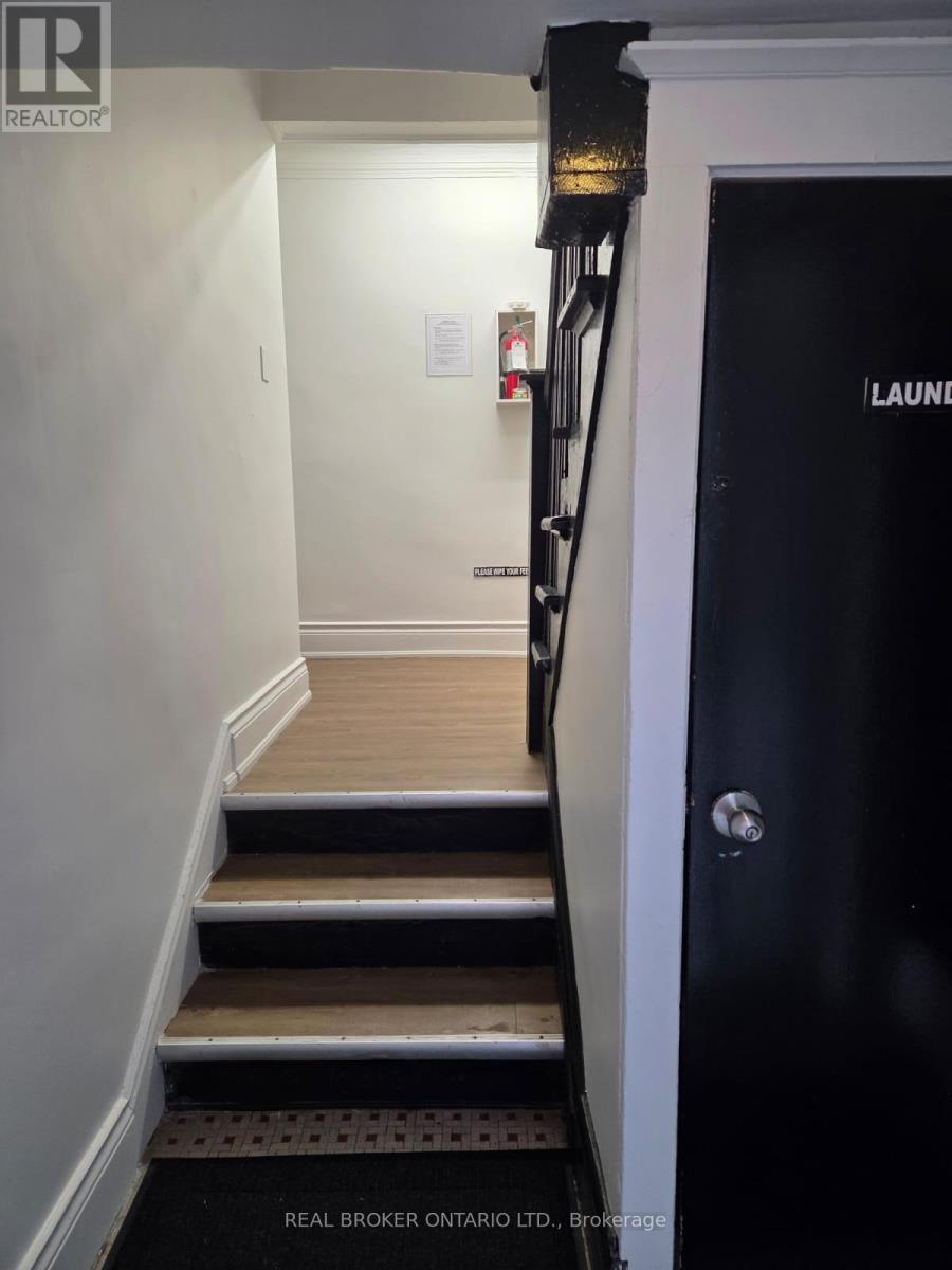 1 - 983 Main Street E, Hamilton, Ontario  L8M 1N3 - Photo 14 - X12635454