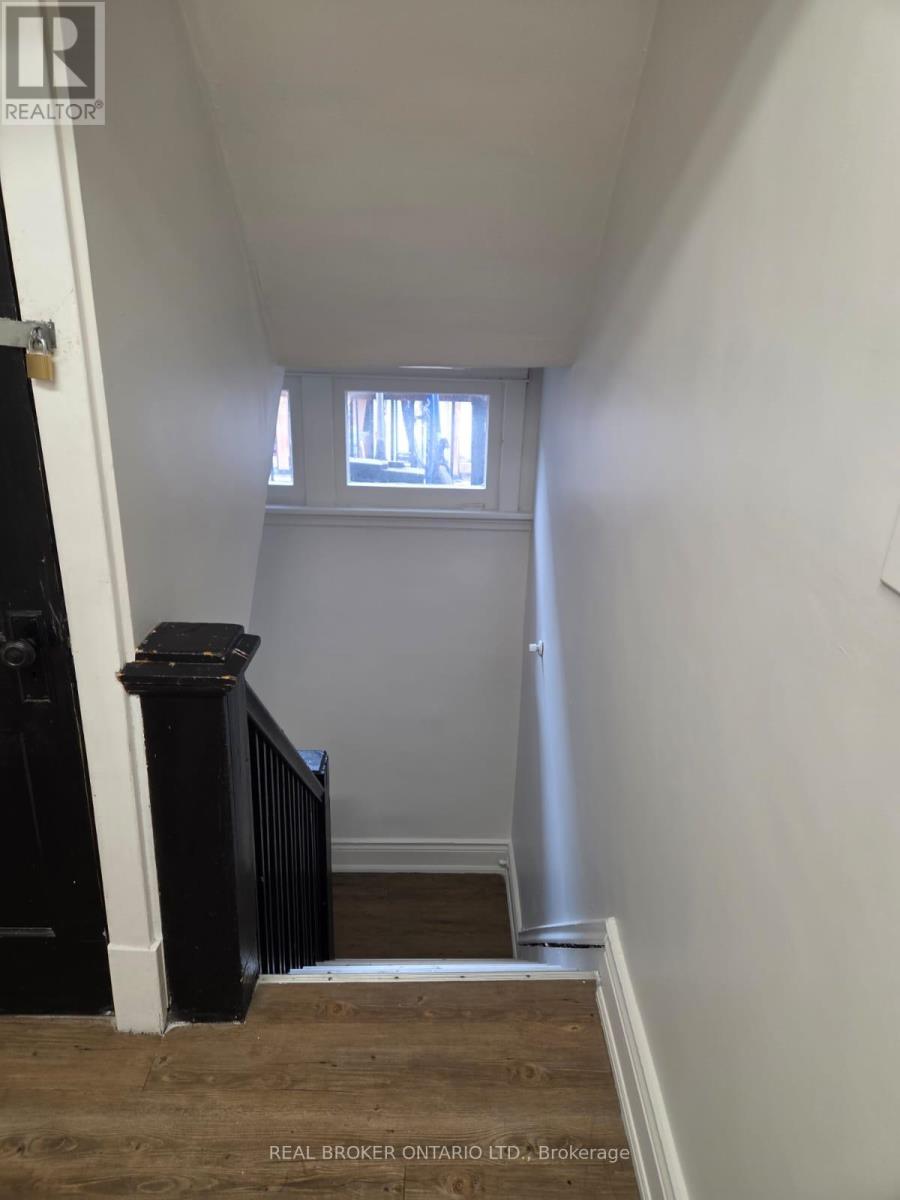 1 - 983 Main Street E, Hamilton, Ontario  L8M 1N3 - Photo 16 - X12635454