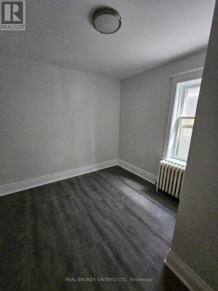 1 - 983 Main Street E, Hamilton, Ontario  L8M 1N3 - Photo 4 - X12635454