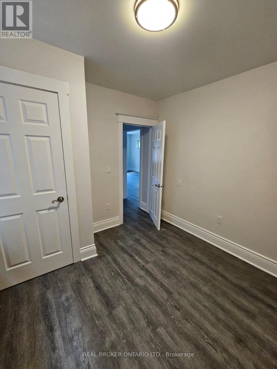 1 - 983 Main Street E, Hamilton, Ontario  L8M 1N3 - Photo 9 - X12635454