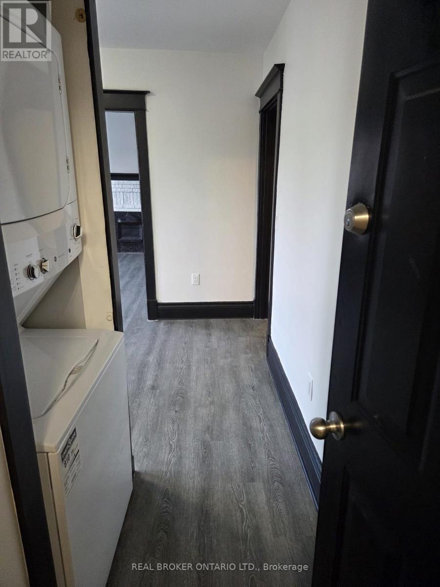 2 - 983 Main Street E, Hamilton, Ontario  L8M 1N3 - Photo 12 - X12635456