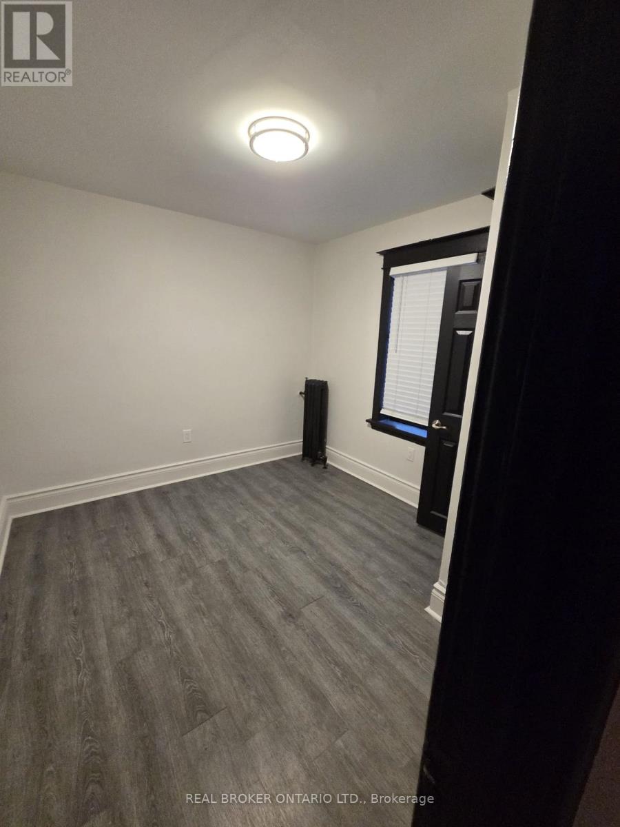 2 - 983 Main Street E, Hamilton, Ontario  L8M 1N3 - Photo 13 - X12635456