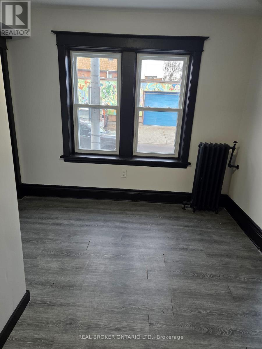 2 - 983 Main Street E, Hamilton, Ontario  L8M 1N3 - Photo 5 - X12635456