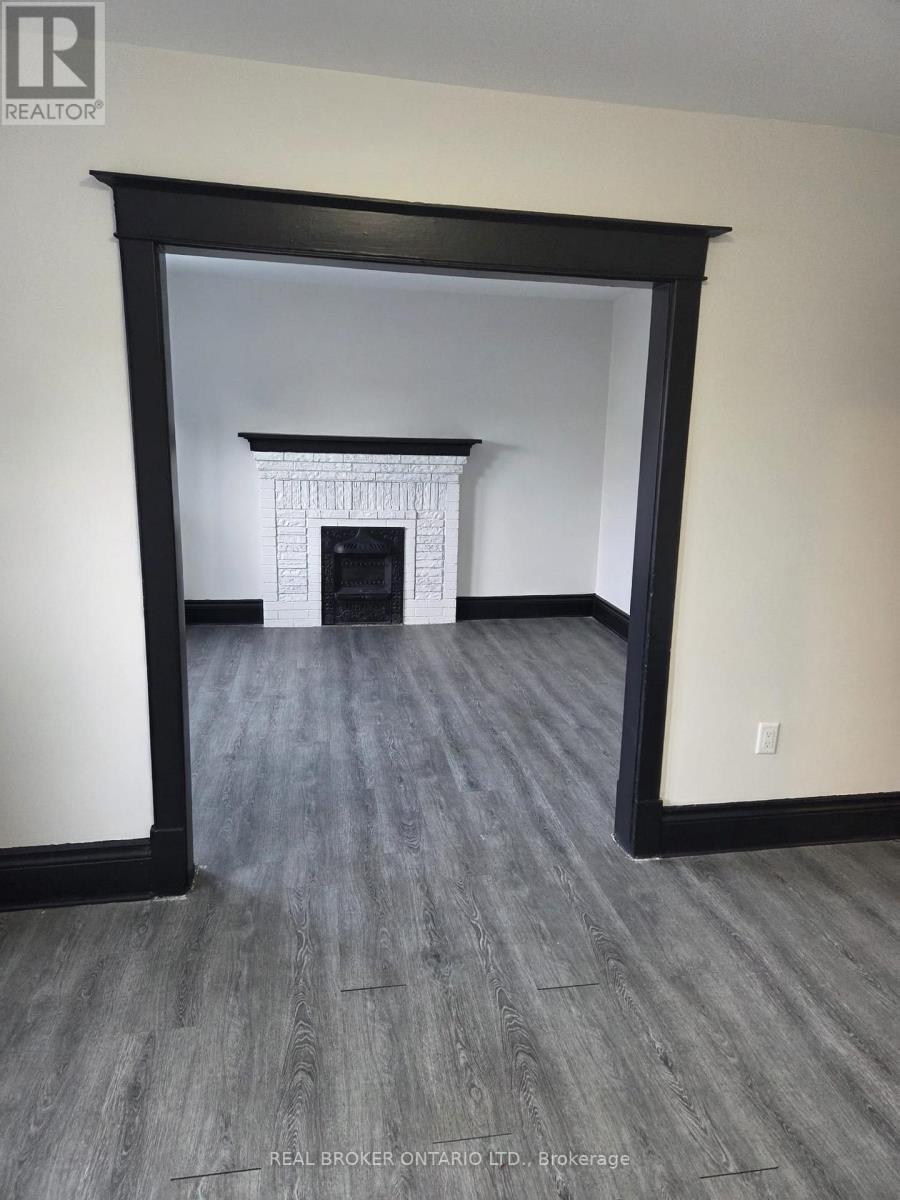 2 - 983 Main Street E, Hamilton, Ontario  L8M 1N3 - Photo 6 - X12635456