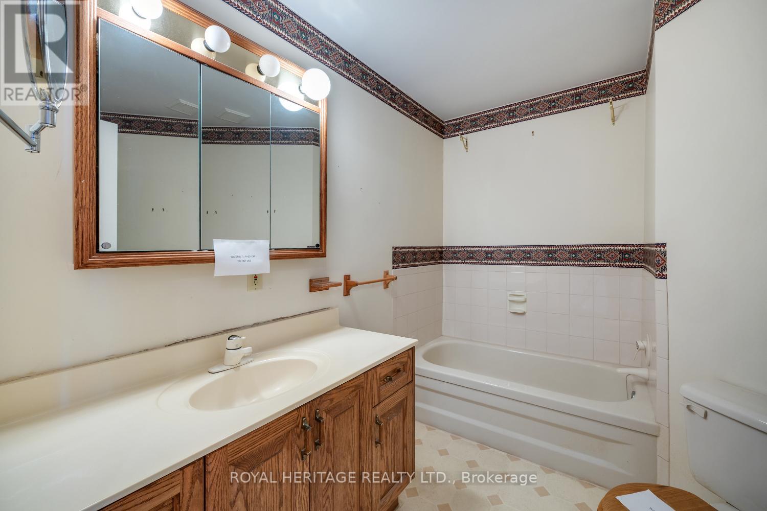 31 Wellington Street, Brock, Ontario  L0K 1A0 - Photo 25 - N12634348