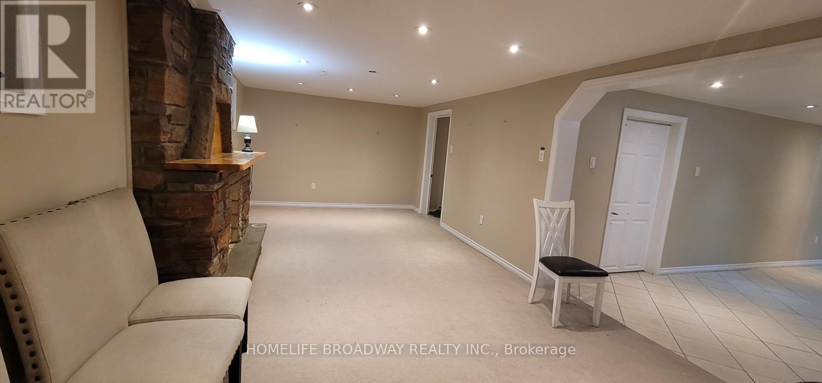 <div class="slider-price">$2,400 Monthly</div><p>Bsmt - 3507 Monica Drive, Mississauga, Ontario</p>