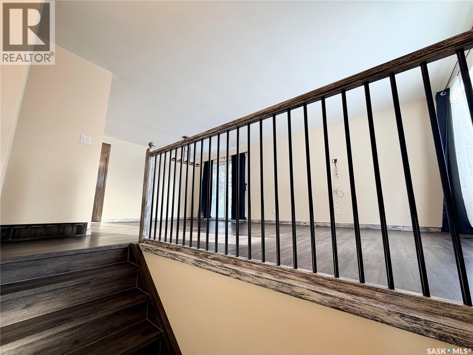 20 4th Avenue E, Neilburg, Saskatchewan  S0M 2C0 - Photo 3 - SK025441