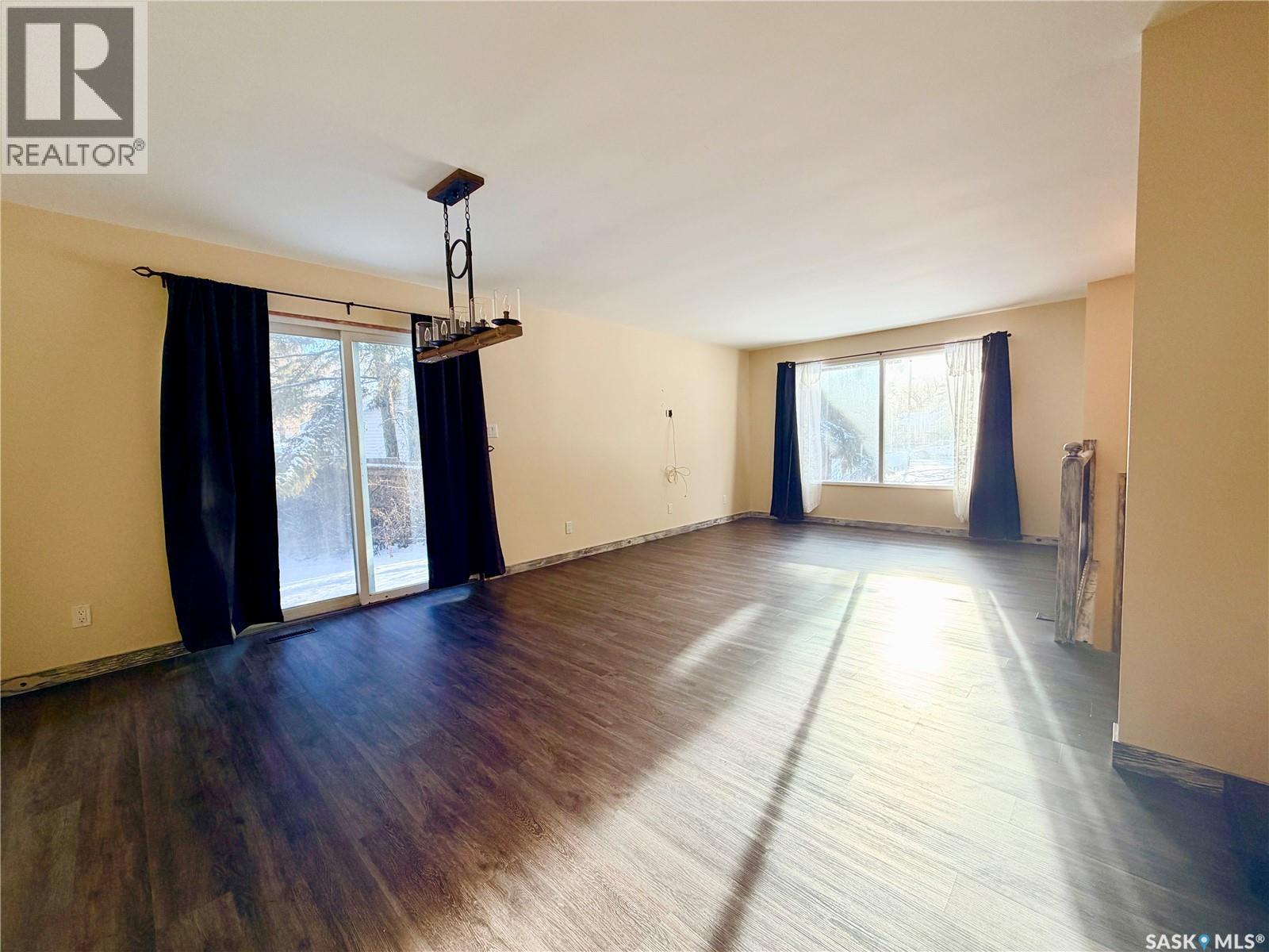 20 4th Avenue E, Neilburg, Saskatchewan  S0M 2C0 - Photo 5 - SK025441