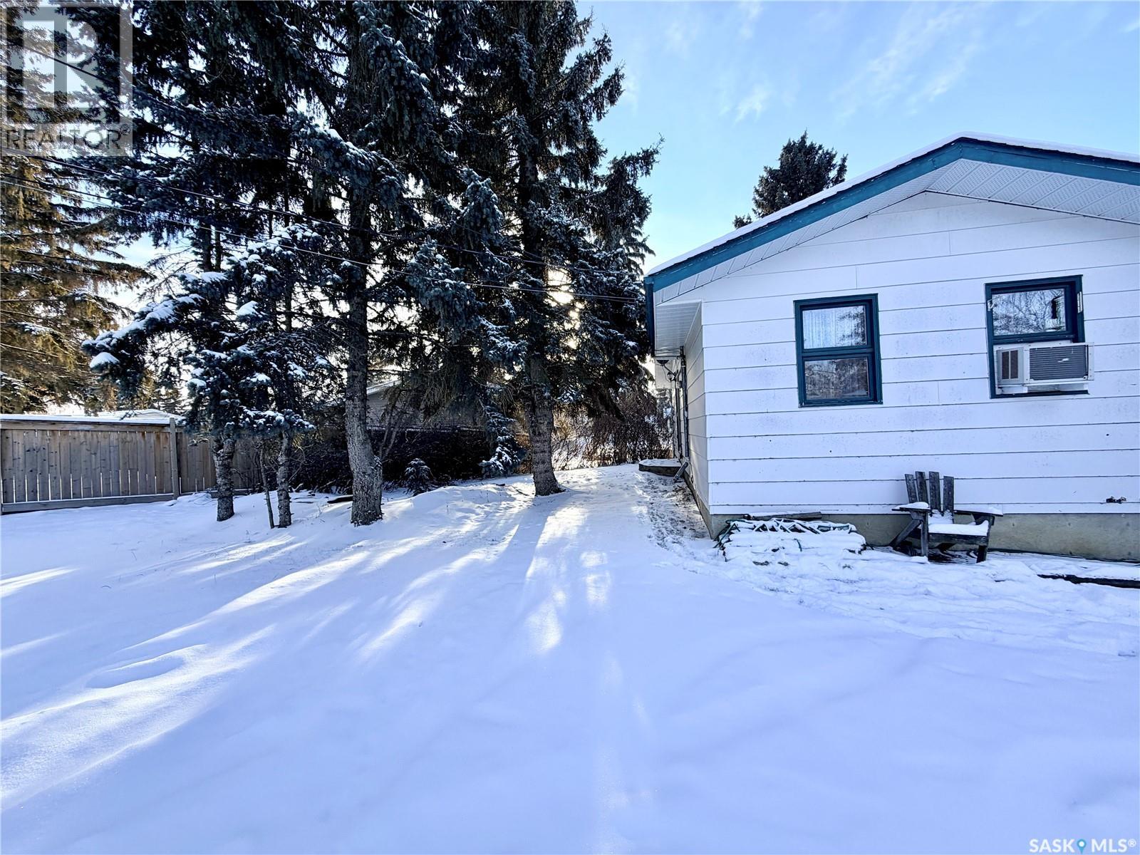 20 4th Avenue E, Neilburg, Saskatchewan  S0M 2C0 - Photo 31 - SK025441