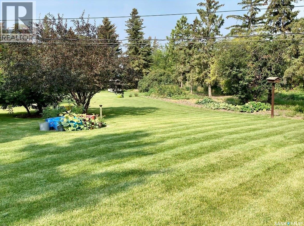 20 4th Avenue E, Neilburg, Saskatchewan  S0M 2C0 - Photo 38 - SK025441