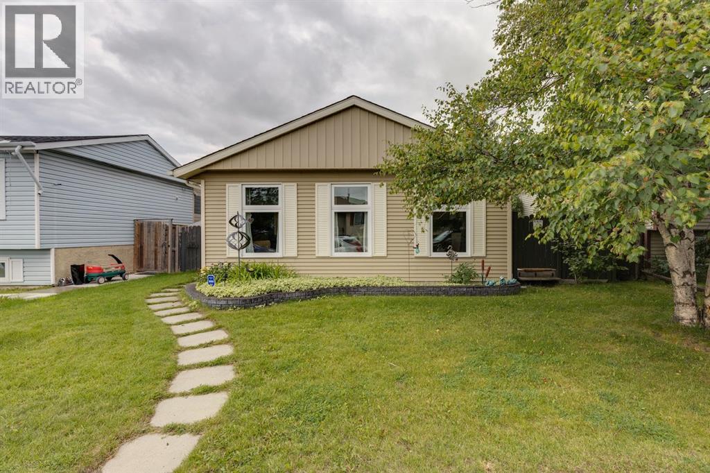 87 Falton Close Ne, Calgary, Alberta  T3J 1X2 - Photo 2 - A2251298