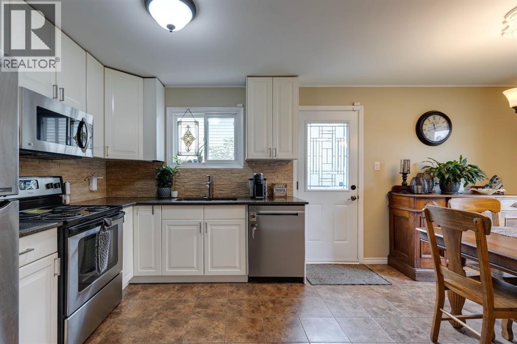 87 Falton Close Ne, Calgary, Alberta  T3J 1X2 - Photo 8 - A2251298