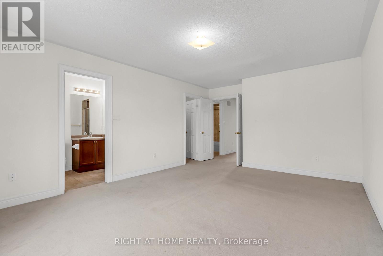 9 - 320 Ravineview Drive, Vaughan, Ontario  L6A 4H1 - Photo 25 - N12635476