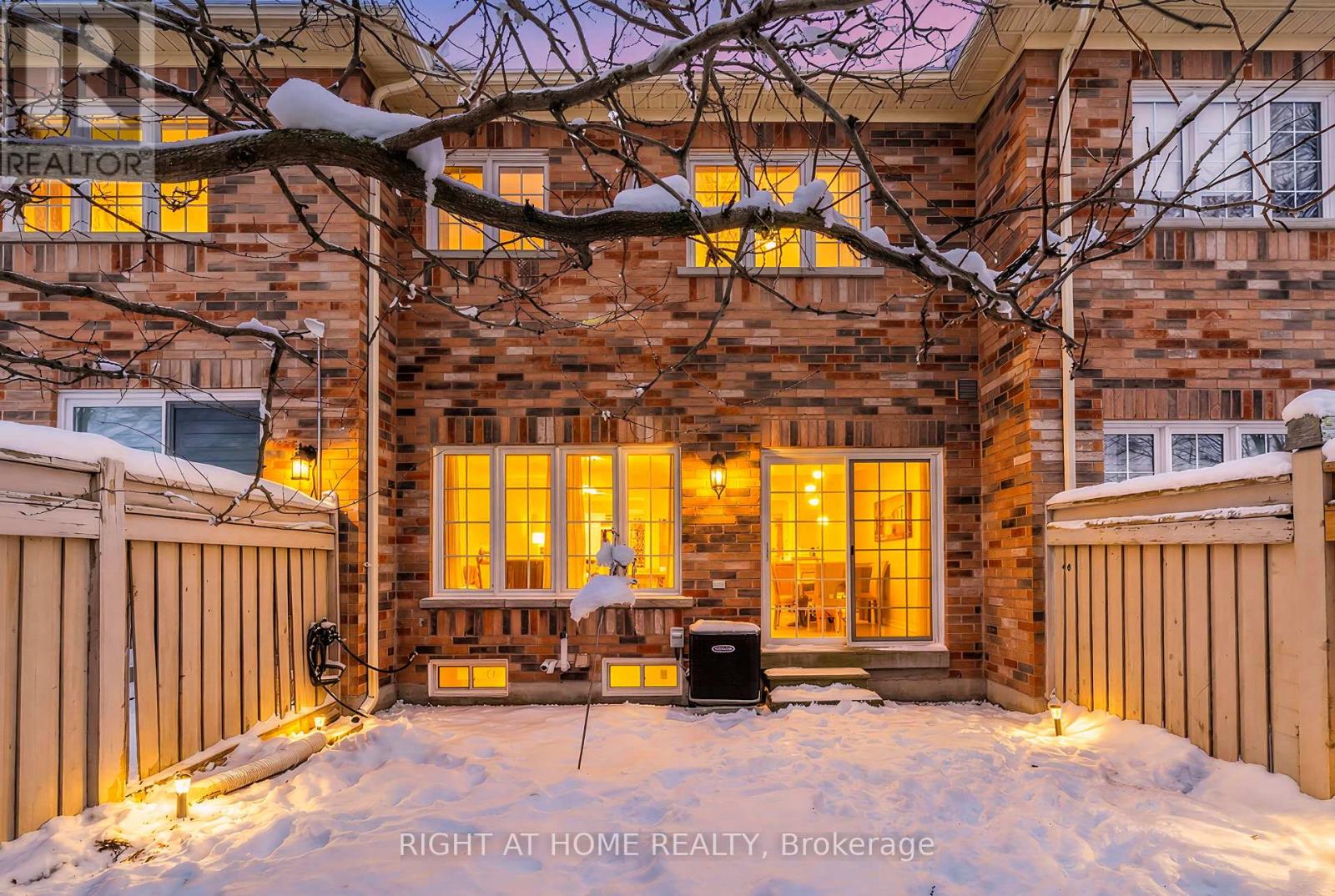 9 - 320 Ravineview Drive, Vaughan, Ontario  L6A 4H1 - Photo 38 - N12635476