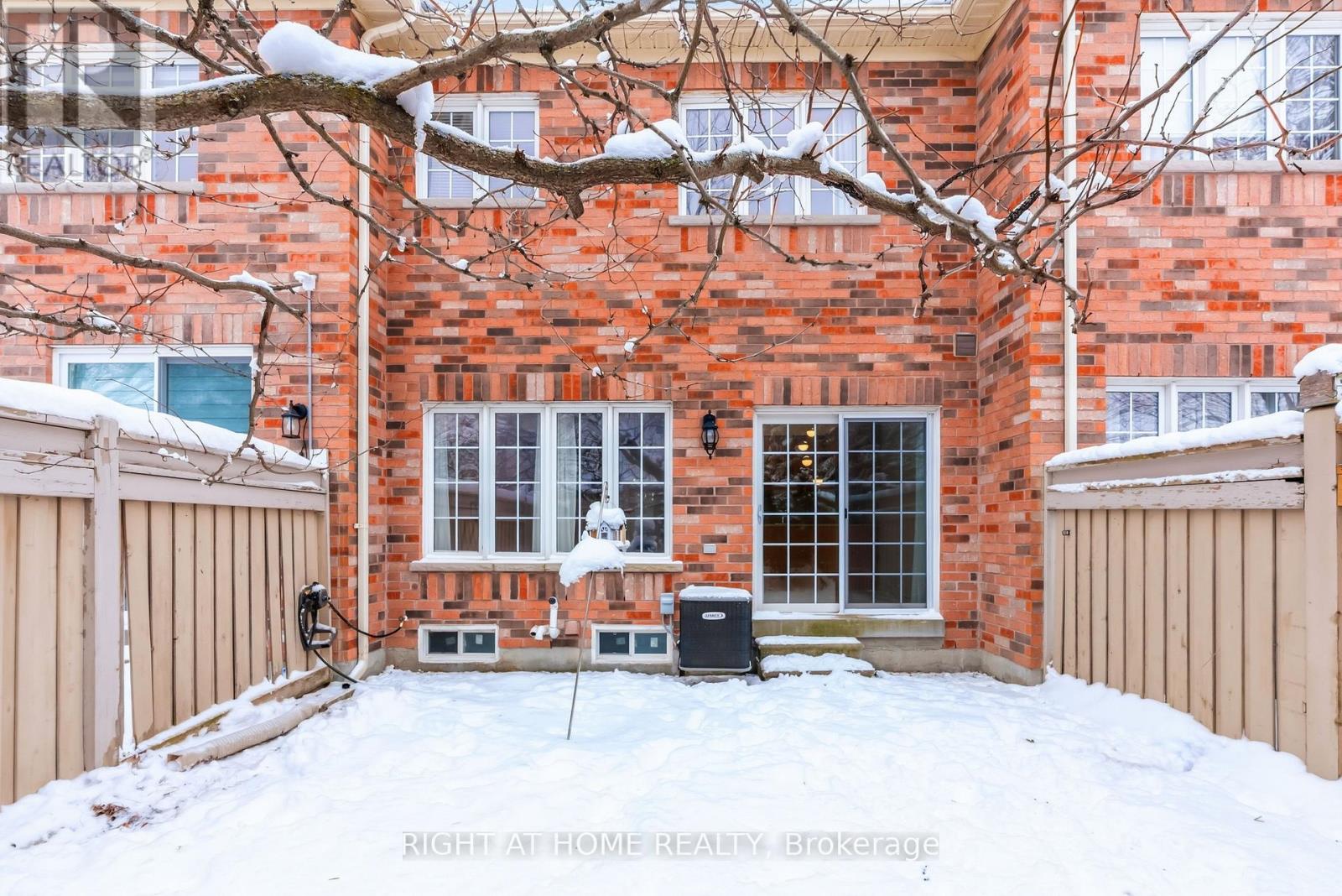 9 - 320 Ravineview Drive, Vaughan, Ontario  L6A 4H1 - Photo 40 - N12635476