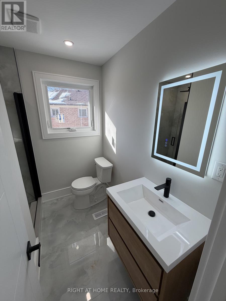 25 Mango Drive, Toronto, Ontario  M2K 2E9 - Photo 12 - C12635504